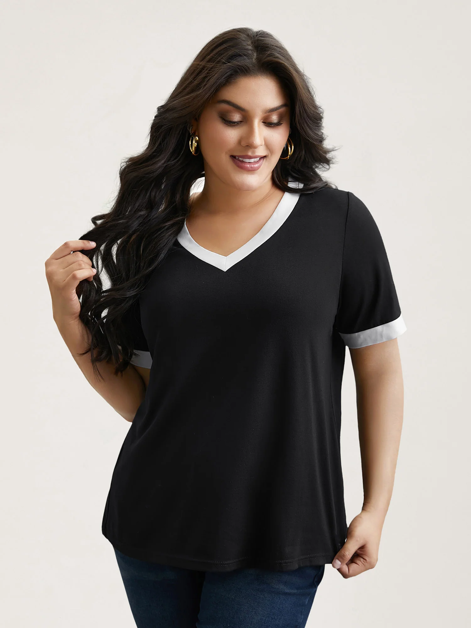 Color-Block Stretchy V-Neck T-Shirt - Image 3