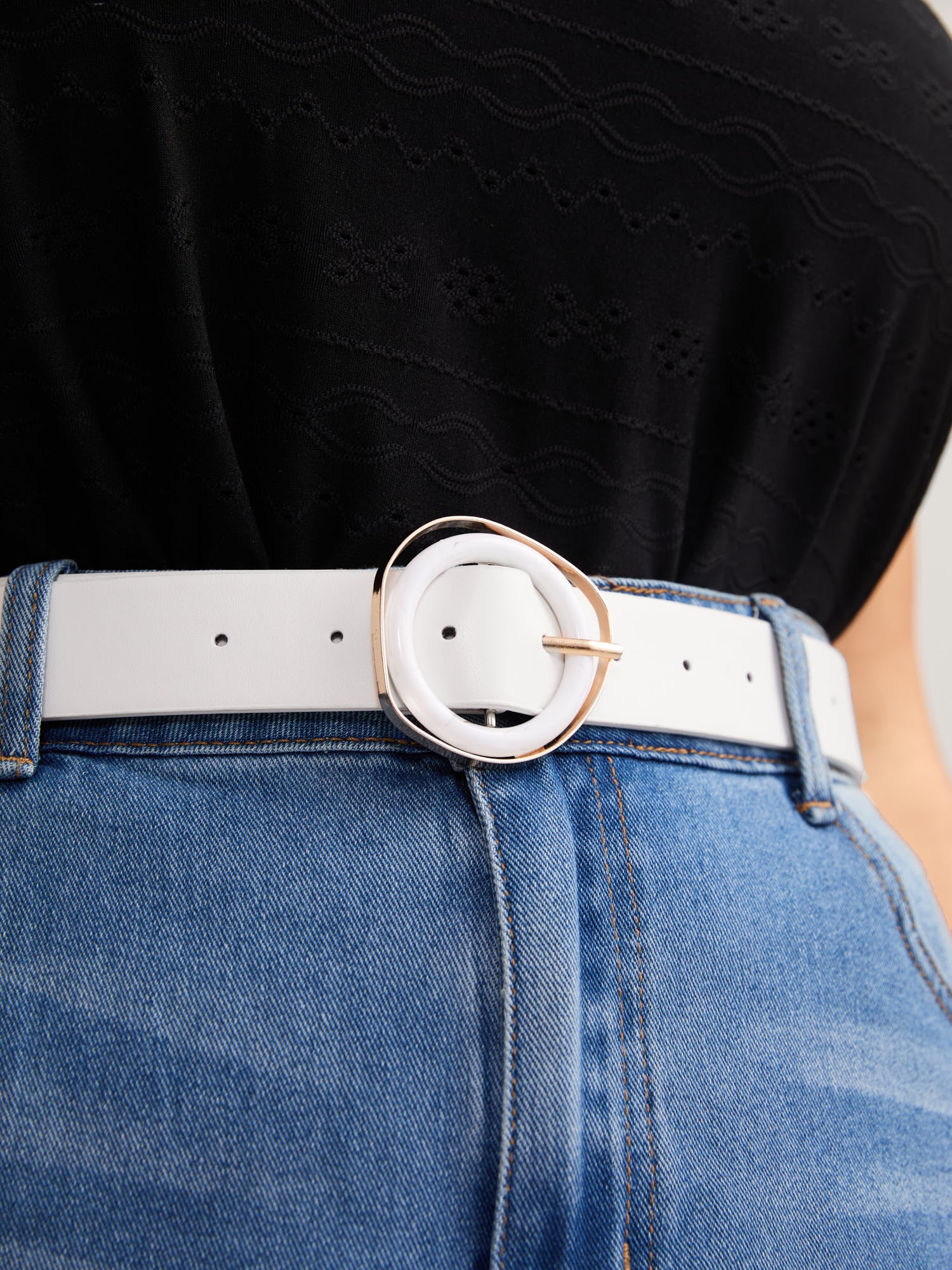 Delicate Buckle Everyday Belt - Image 4