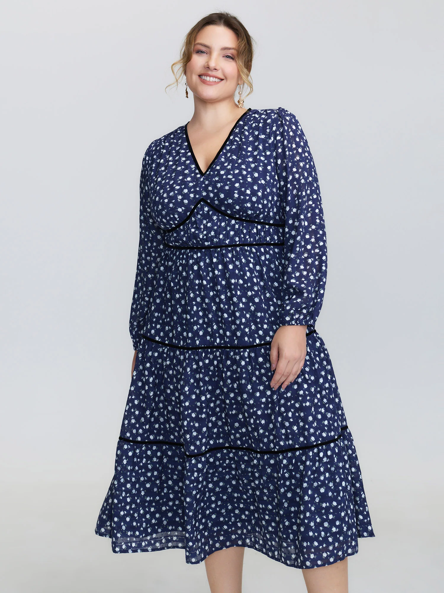 Floral Print Tiered V-Neck Midi Dress
