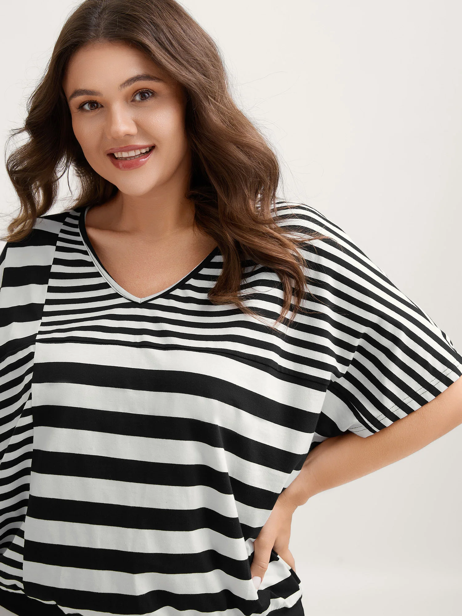 Irregular Stripes Color Contrast T-Shirt - Image 2