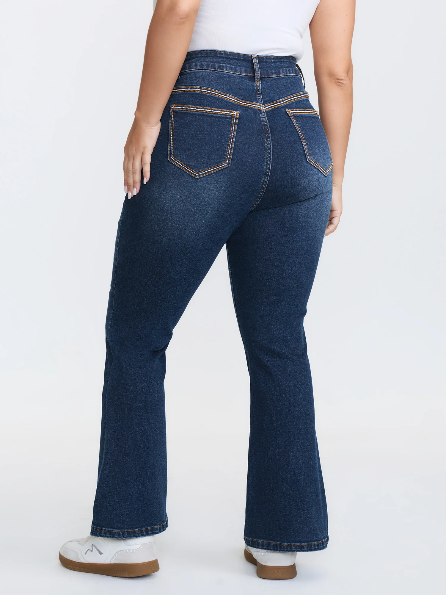 Mid-Rise Curve-Flattering Bootcut Jeans - Image 4