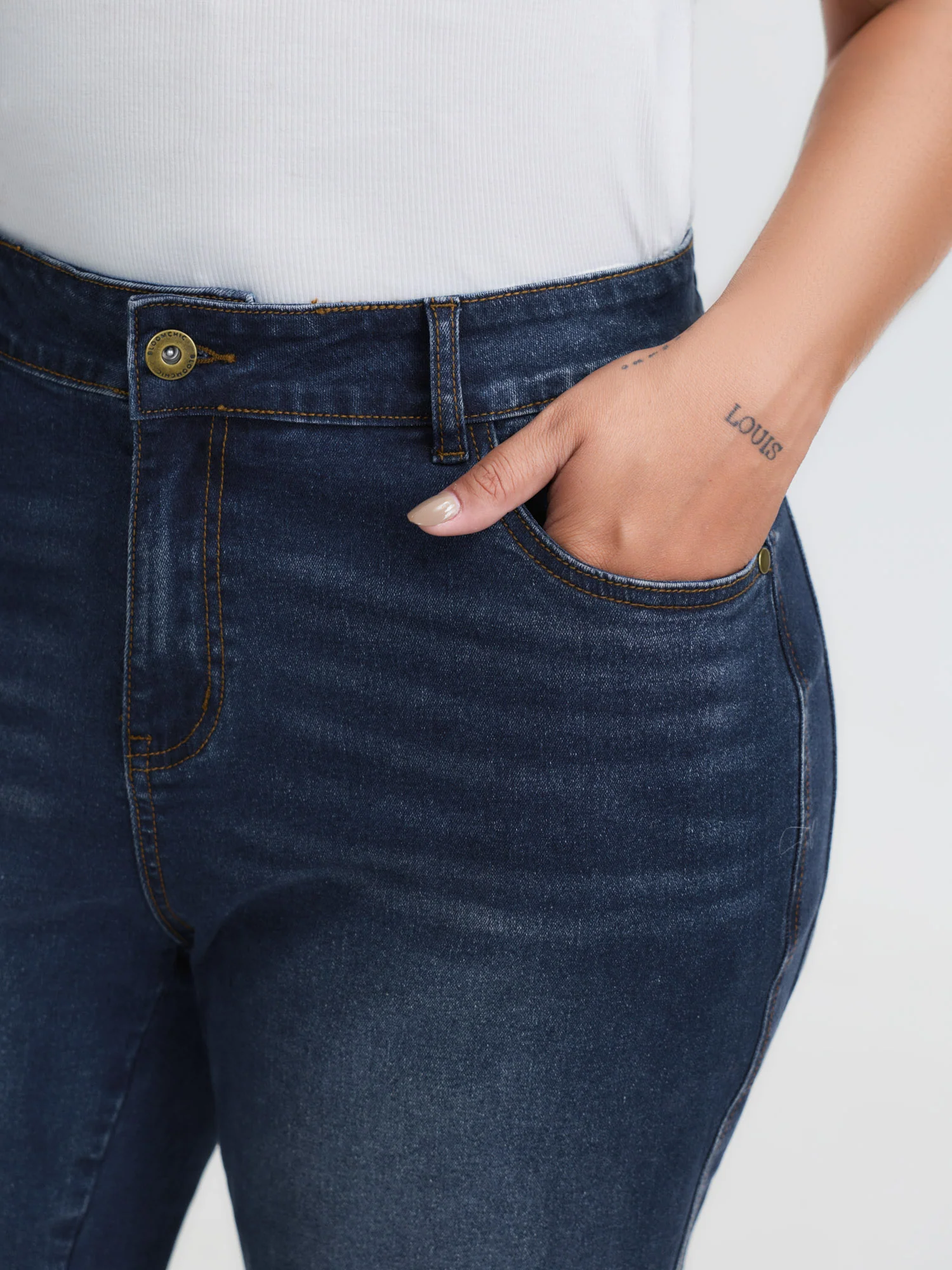 Mid-Rise Flare Hem Jeans - Image 3