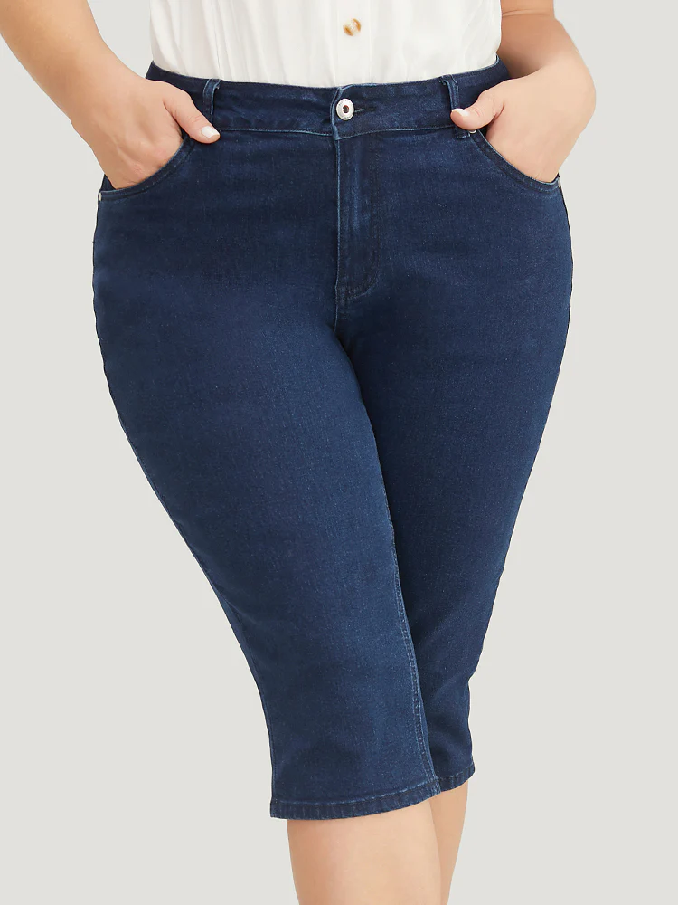 Moderately Stretchy High Rise Knee Denim Shorts