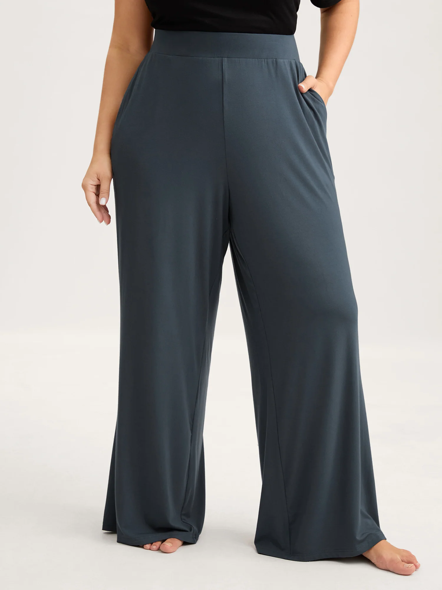 Solid Elastic Waist Wide Leg Lounge Bottoms - Image 9