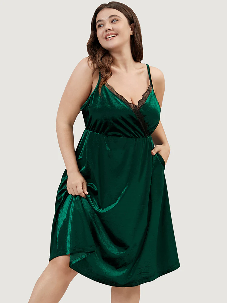 Solid Lace Trim Pocket Velvet Spaghetti Strap Dress - Image 2