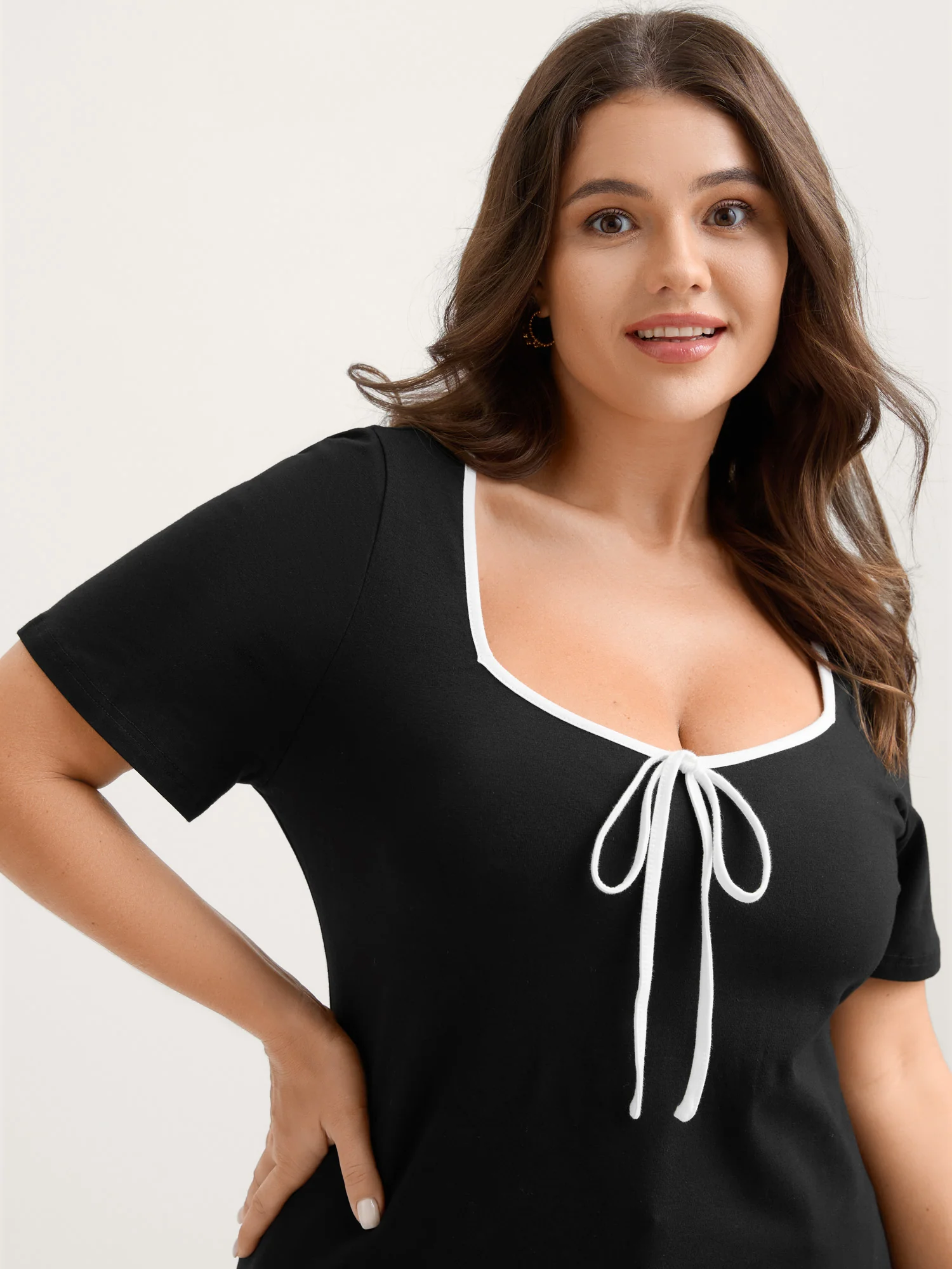 Square Neck Contrast Trim Tie Knot T-Shirt