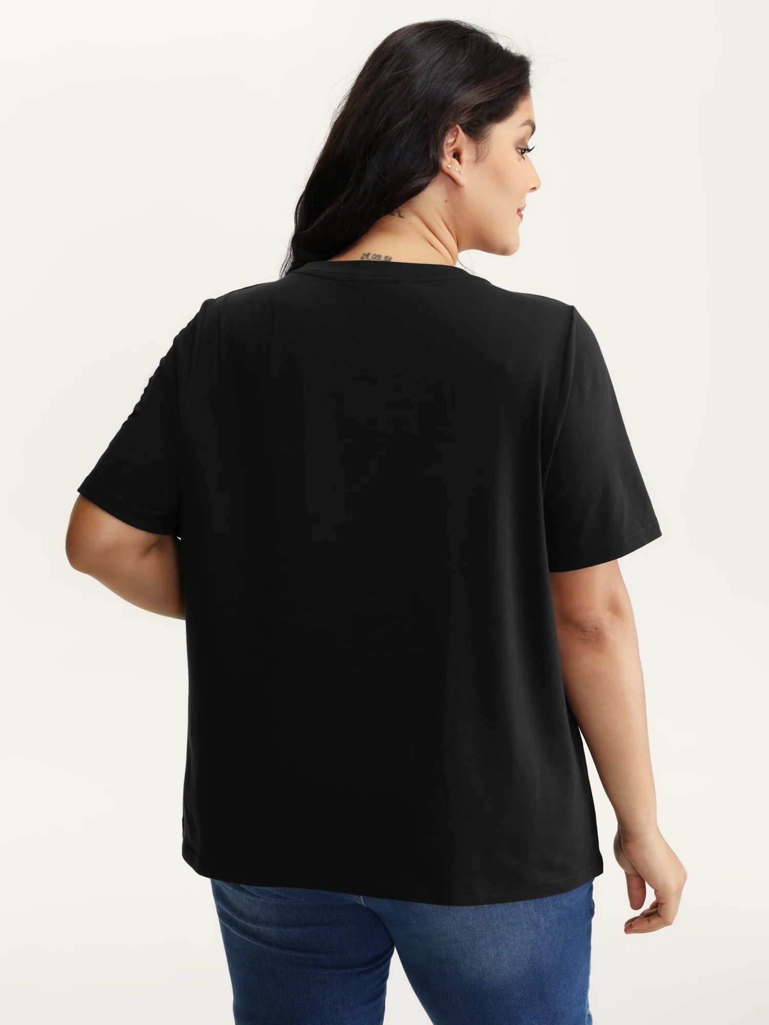 Stretchy Round Neck Solid T-Shirt - Image 8