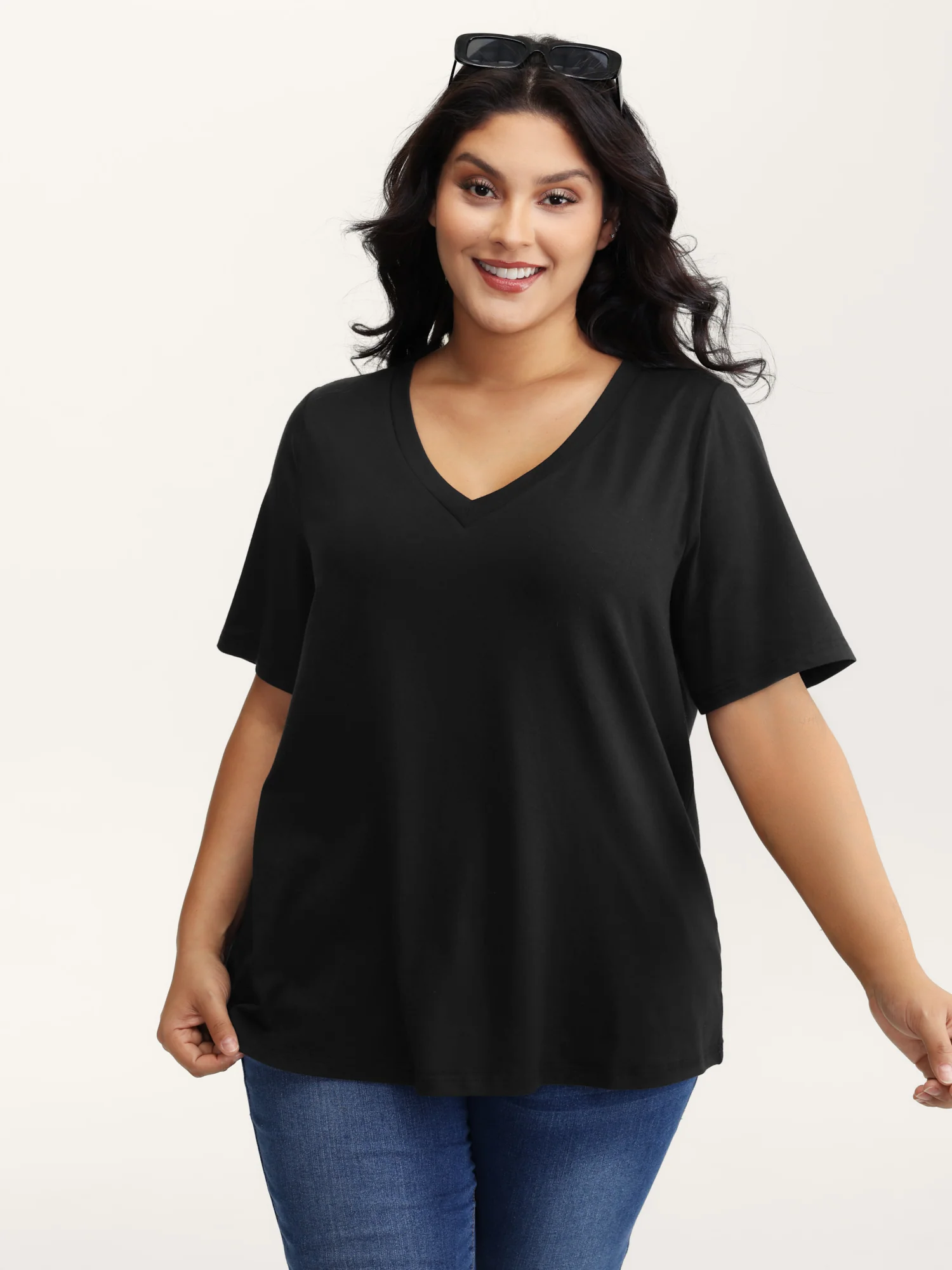 Stretchy V-Neck Solid T-Shirt - Image 9