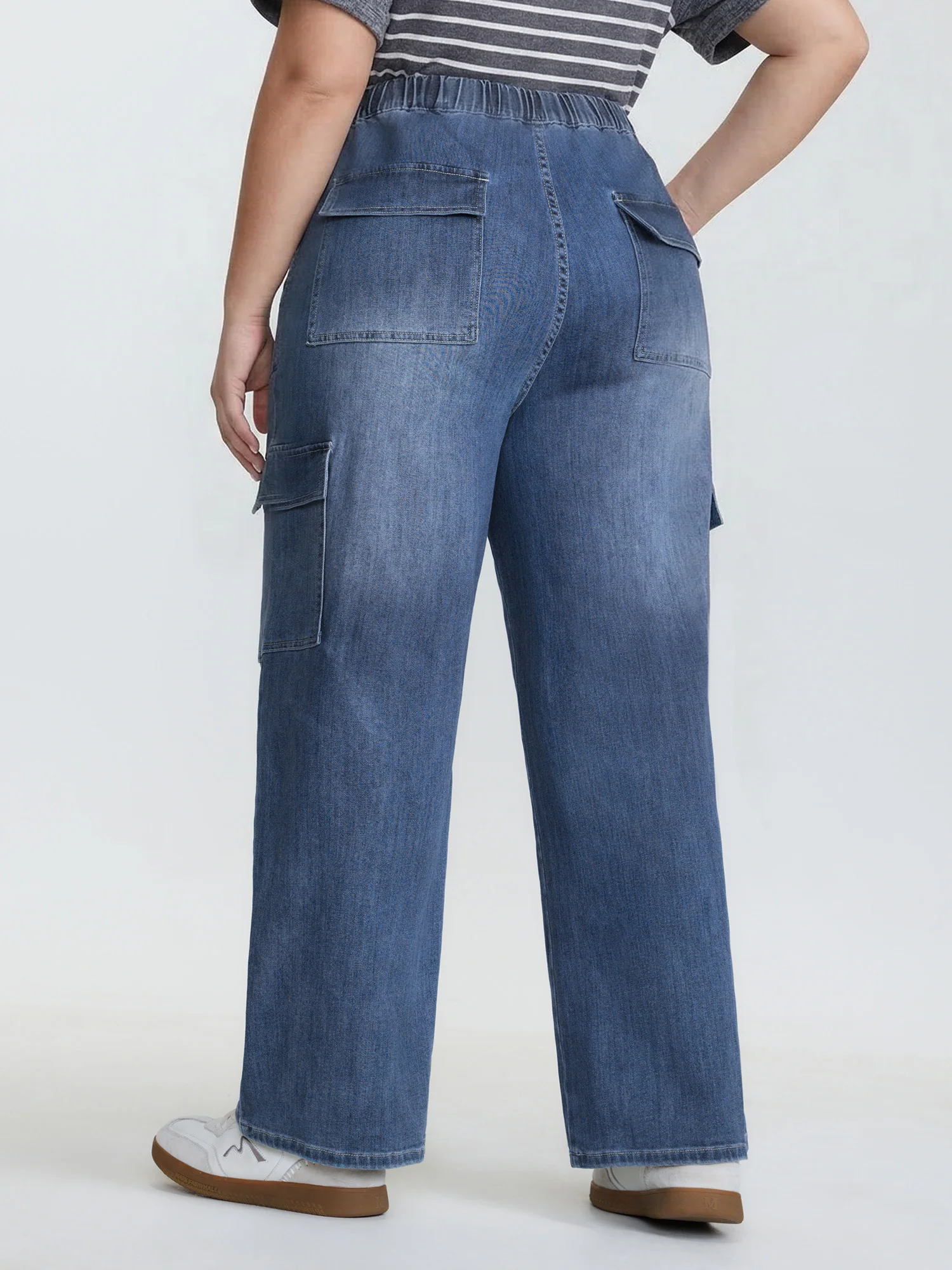 Supersoft Stretchy Back Waistband Wide-Leg Jeans - Image 6