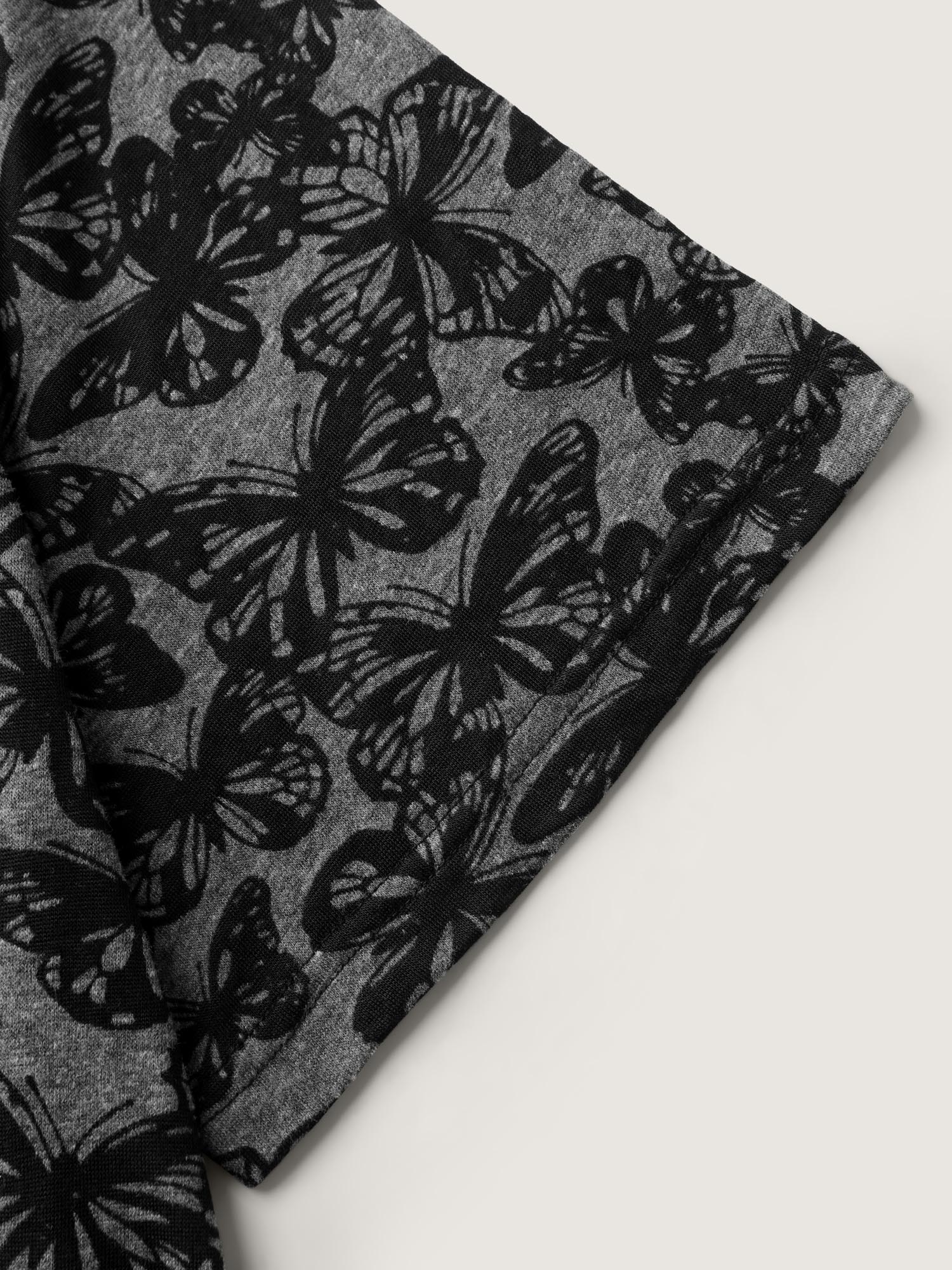 Textured Butterfly Pattern V-Neck T-Shirt - Image 6
