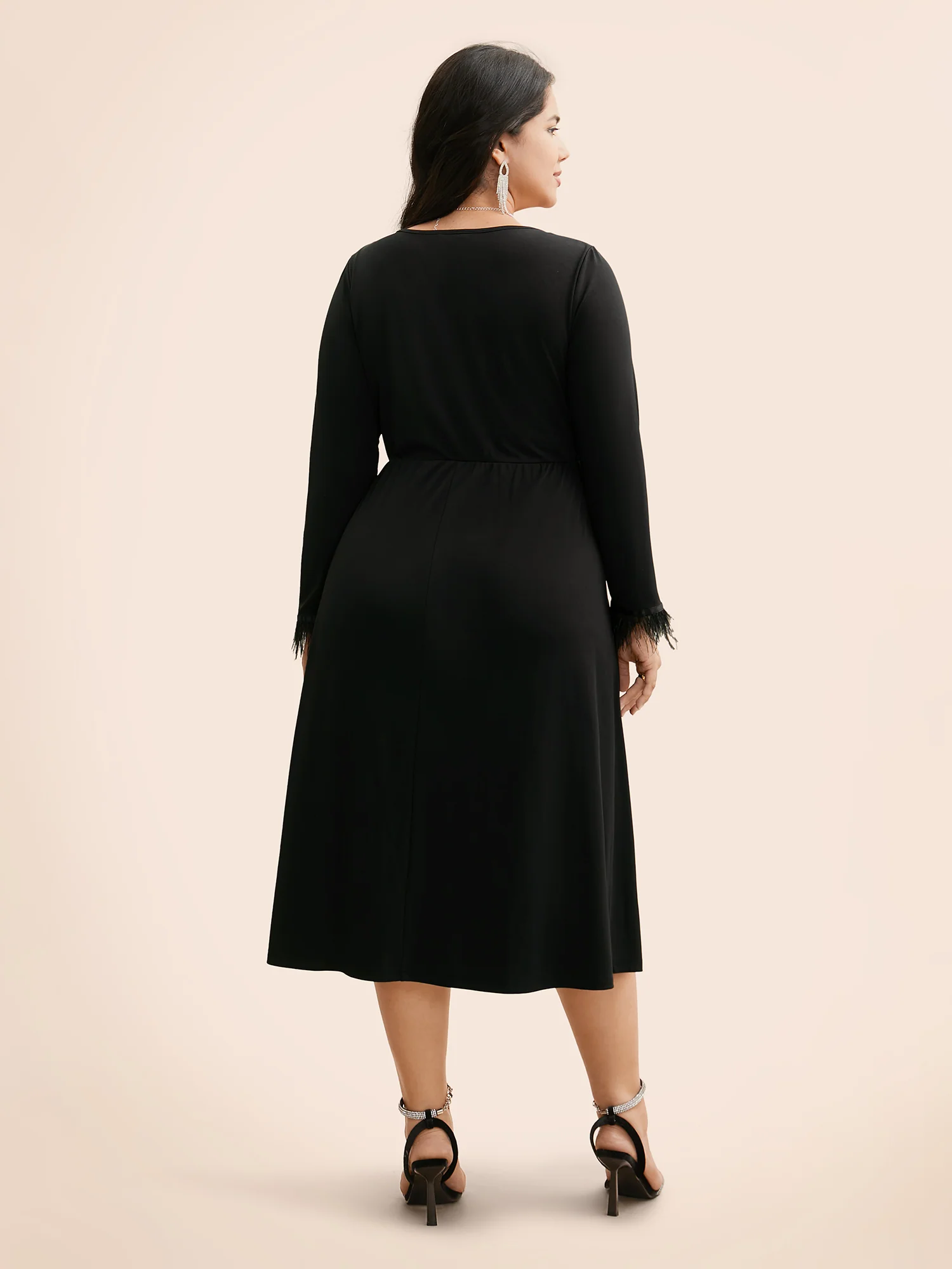 V Neck Patchwork Fuzzy Trim Dress - Image 5